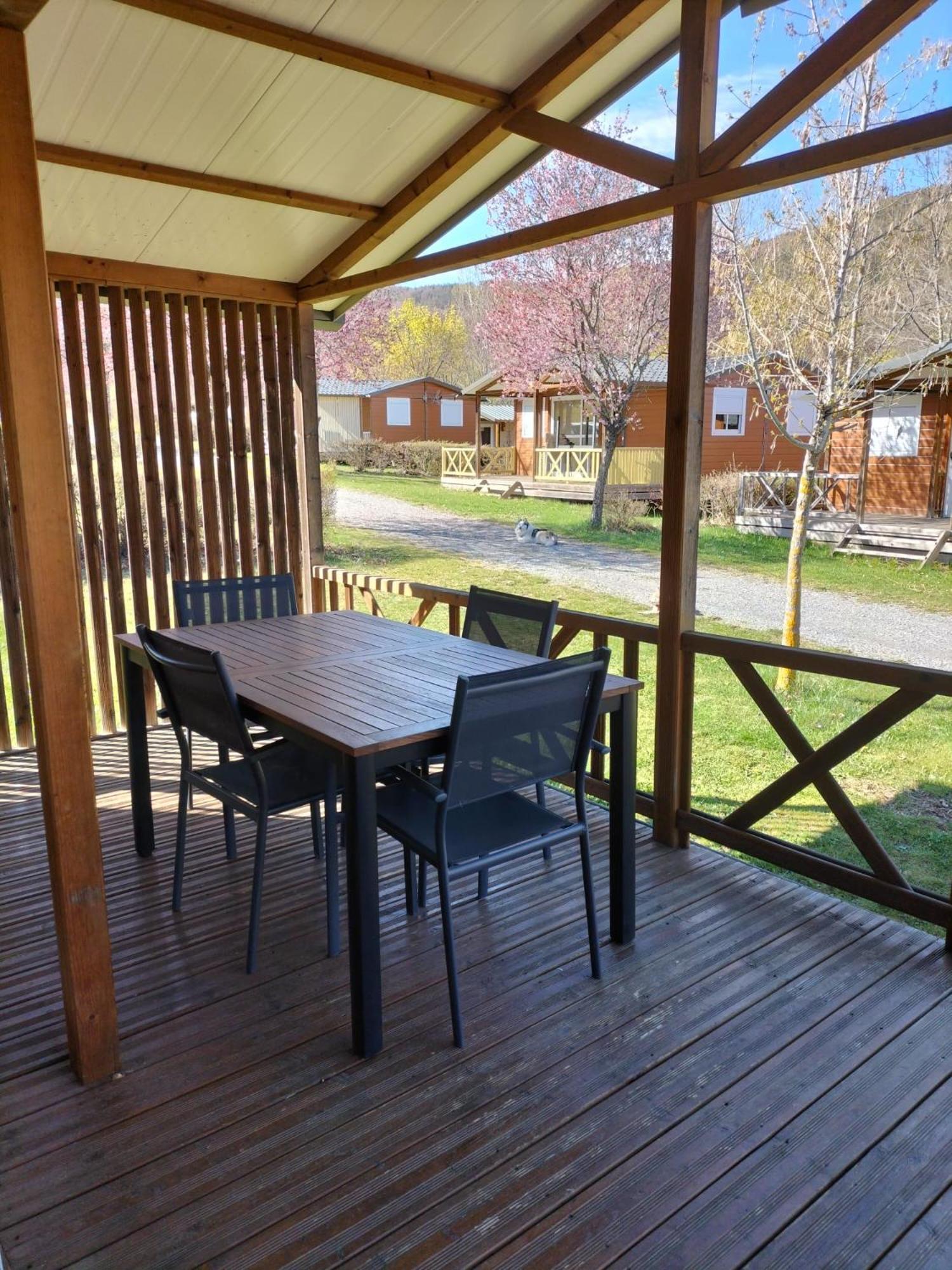Village De Chalets Et Camping La Pierre De L'Aigle La Breole Ruang foto